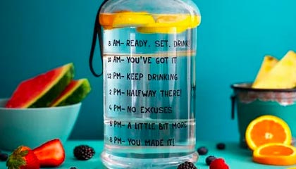 结束中国行!莱昂纳德现身机场 将飞回美国与快船队会合